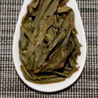 China Guangdong Dan Cong Phoenix Oolong Da Wu Ye Big Black Leaf Oolong Tea