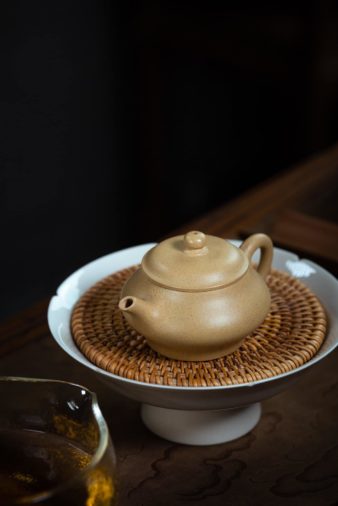 Bian Deng Yixing Teapot (Ben Shan Luni)