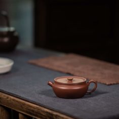 Jing Yuan Yixing Teapot (Di Cao Qing Zini Clay)