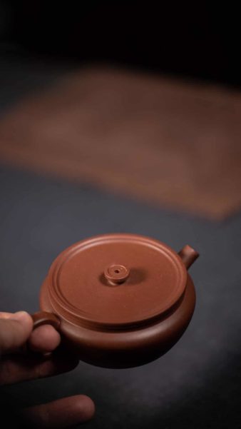 Jing Yuan Yixing Teapot (Di Cao Qing Zini Clay)