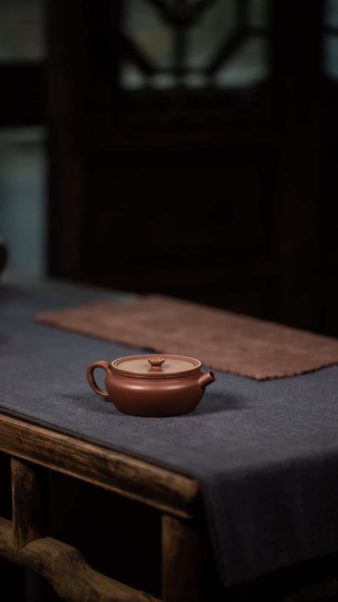 Jing Yuan Yixing Teapot (Di Cao Qing Zini Clay)