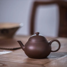 Li Xing Pear Zini Yixing Tea Pot