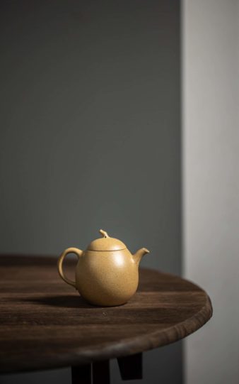 Eggplant Yixing Teapot (Duanni Clay)