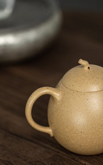 Eggplant Yixing Teapot (Duanni Clay)