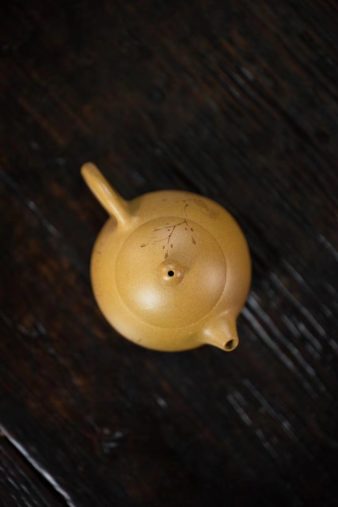 Dragon Egg Duanni Yixing Teapot