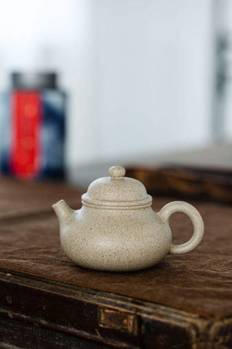 Rong Tian Zhima Duanni Yixing Tea Pot
