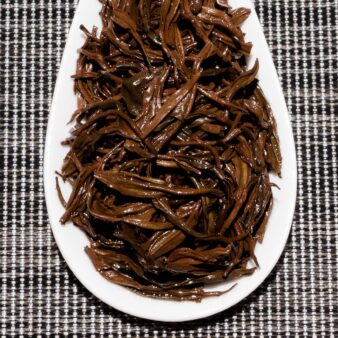 China Anhui Province Qimen Ming Qian Xiang Luo Hong Cha Keemun Aromatic Snail Black Tea