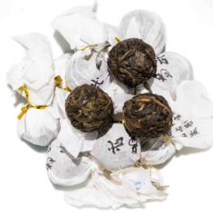 China Yunnan Province Yi Wu Dragon Pearls Sheng Pu-erh